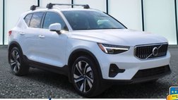 2024 Volvo XC40 B5 Ultimate Bright Theme