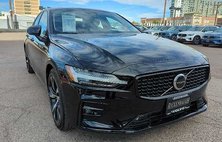 2024 Volvo S60 B5 Core Dark Theme