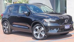 2024 Volvo XC40 B5 Plus Dark Theme